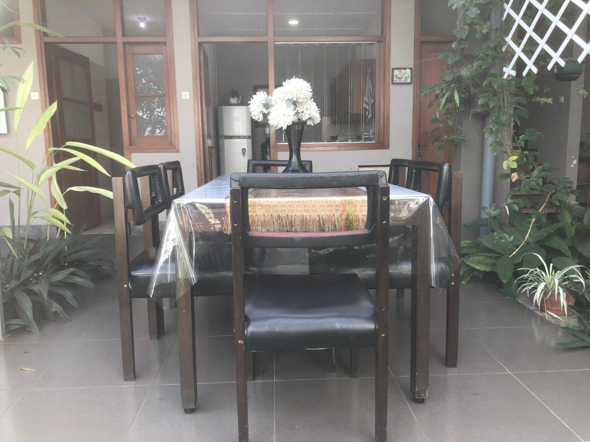 De Riau Guesthouse Bandung Eksteriør bilde