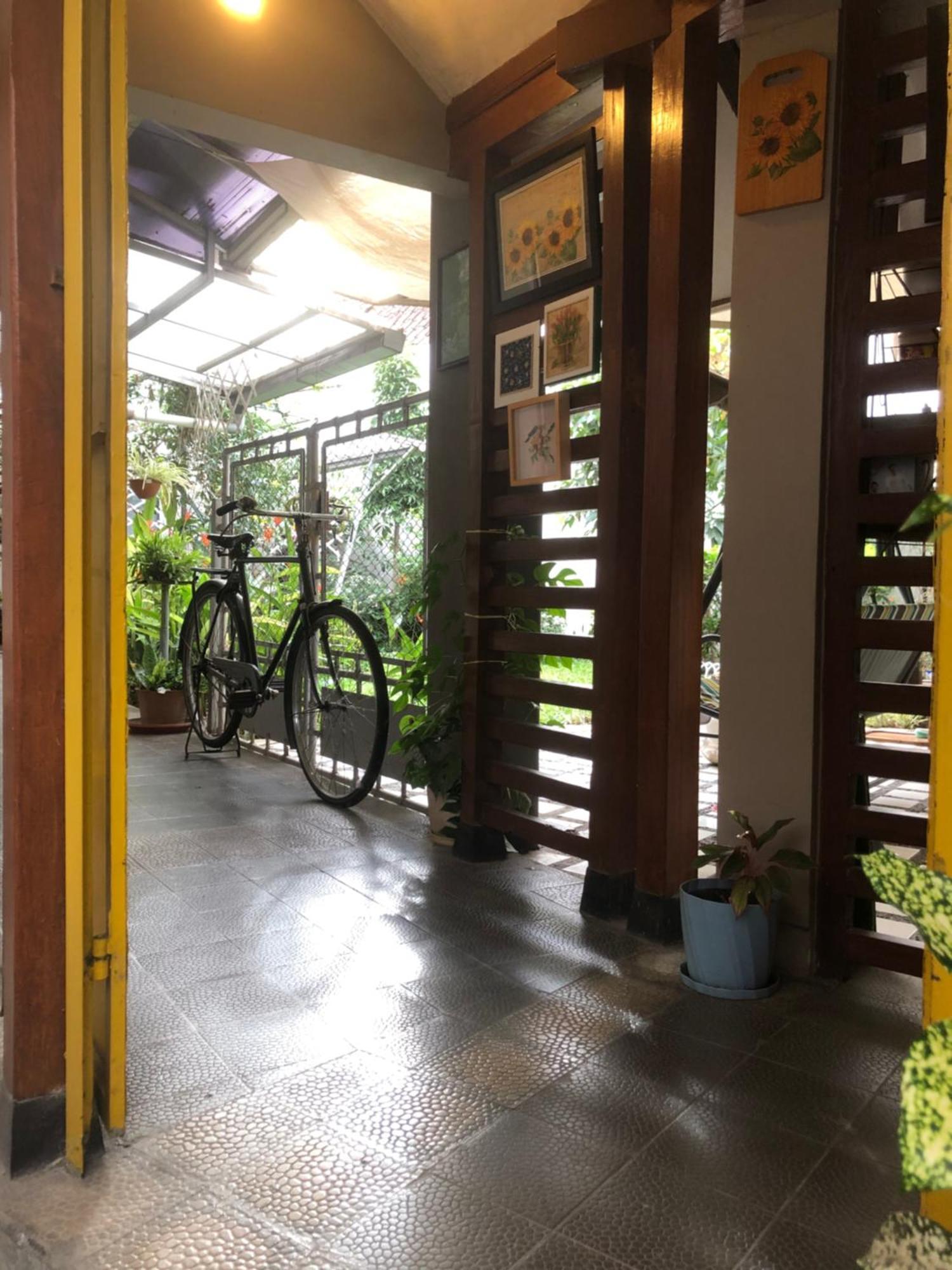 De Riau Guesthouse Bandung Eksteriør bilde
