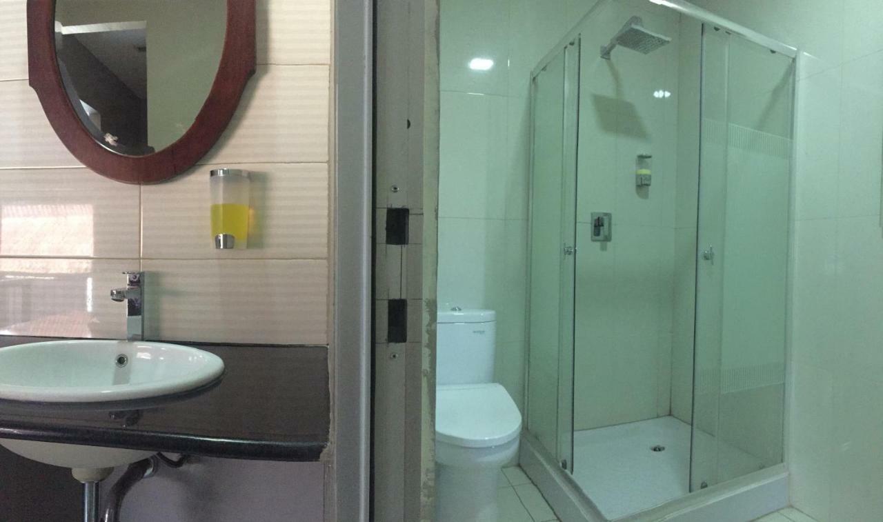 De Riau Guesthouse Bandung Eksteriør bilde