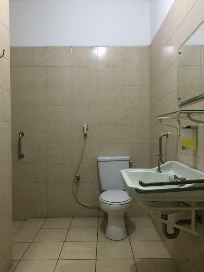 De Riau Guesthouse Bandung Eksteriør bilde